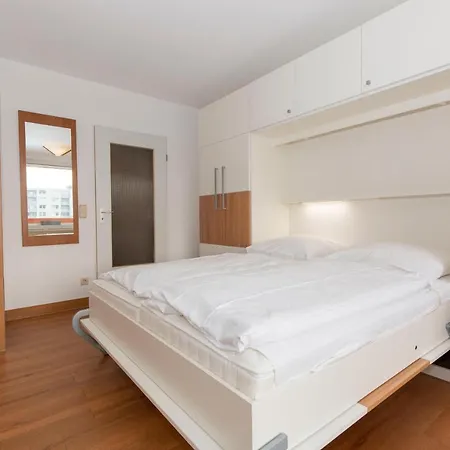 Trafalgar 430 クックスハーフェン