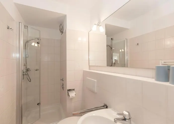 Trafalgar 430 公寓 *